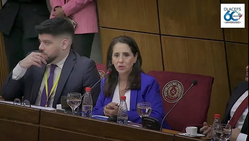 La auditora De la Rosa expuso en foro sobre Poder Legislativo y organismos de control