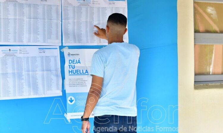 Jóvenes formoseños celebran el derecho a emitir a su voto por primera vez