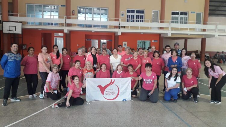 Por el Mes Rosa, en los gimnasios terapéuticos se desarrollaron charlas sobre la prevención del cáncer de mamas