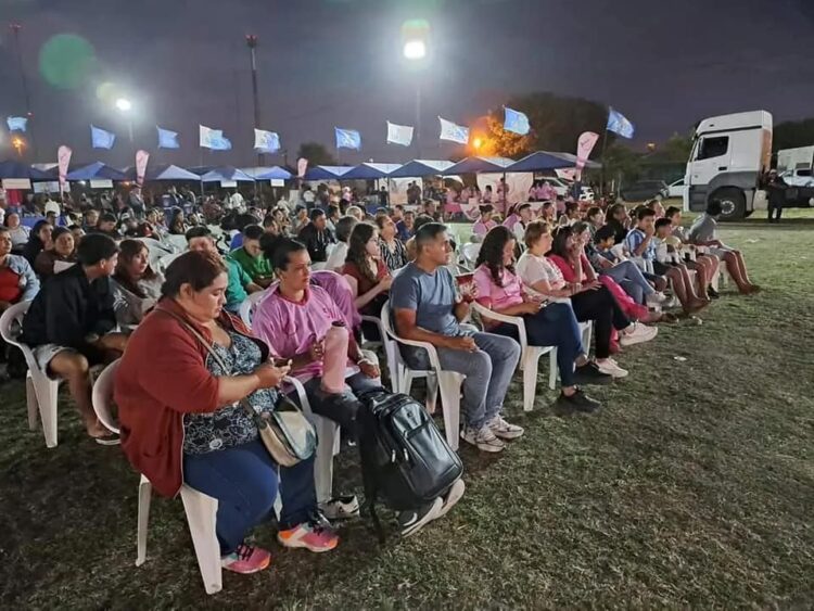 Brindaron conversatorio sobre prevención y concientización del cáncer de mama en el club Katrina