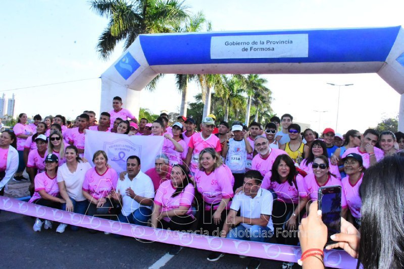 Con rotundo éxito se desarrolló la tradicional Maratón Rosa en la Costanera formoseña