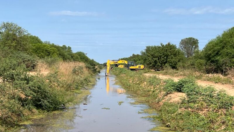 El SPAP continúa el trabajo de mantenimiento en el Canal Santa Rita