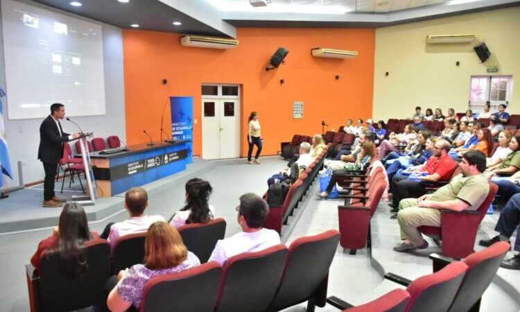 Equipos de salud de toda la provincia participaron de una importante capacitación sobre VIH/SIDA