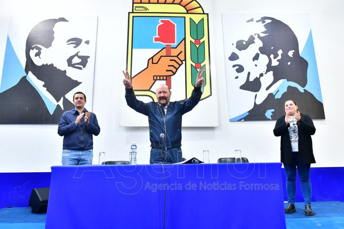 Gildo Insfrán encabezó encuentro en la sede del PJ