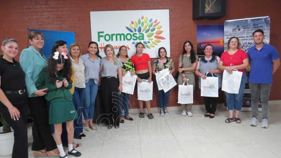Promoción Turística: El Ministerio de Turismo entregó premios a los ganadores del sorteo
