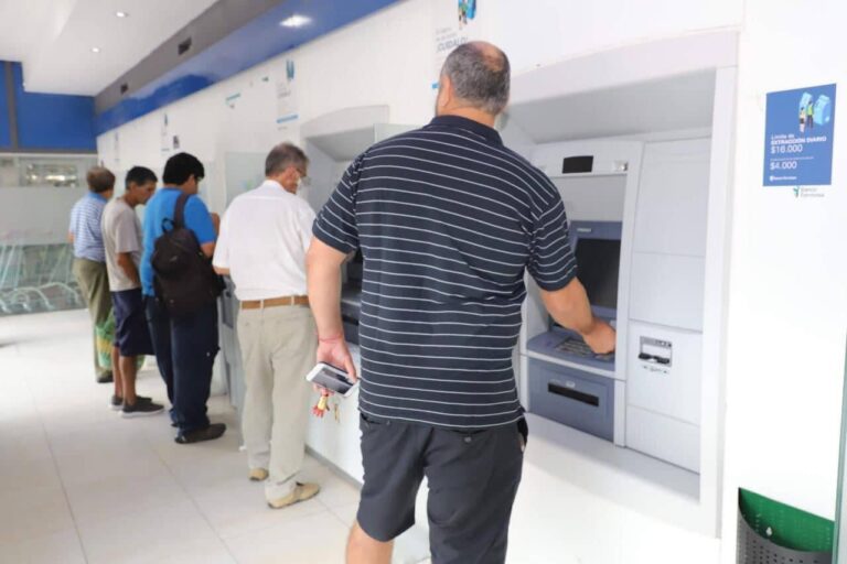 El martes 28 inicia el cronograma de haberes de noviembre para agentes estatales