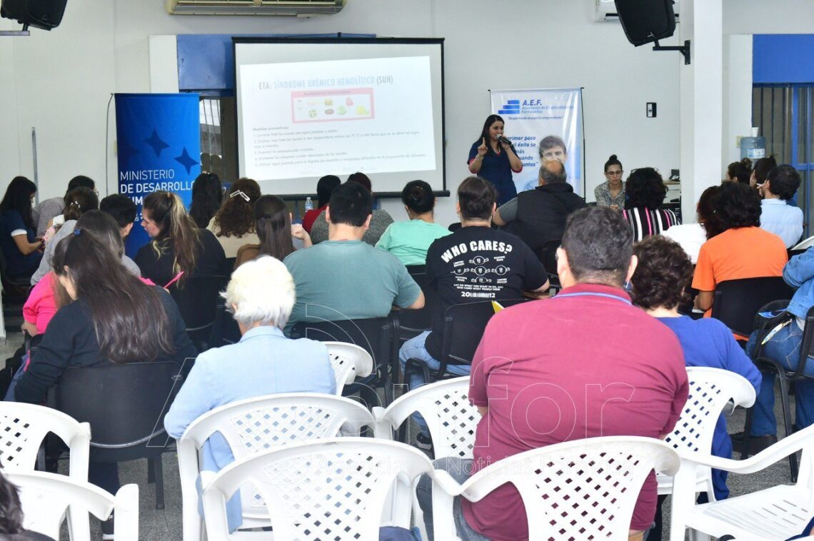 Emprendedores culminaron capacitación sobre manipulación segura de alimentos