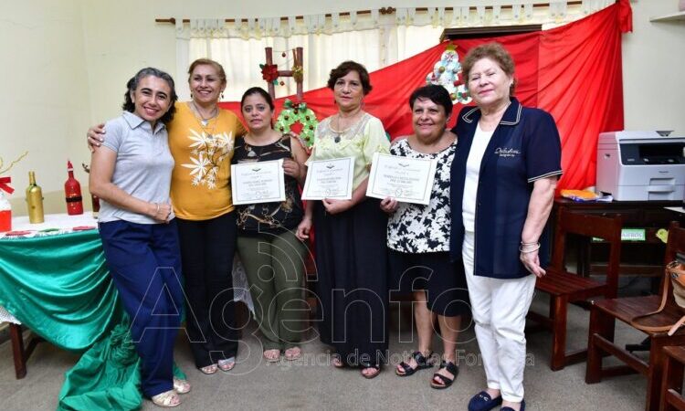 La Biblioteca Margarita Diez cerró el taller de confección de elementos con materiales reciclados