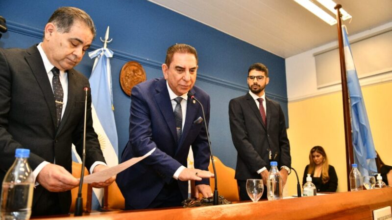 Jofré prestó juramento ante el HCD y asumió un nuevo mandato como intendente de la ciudad