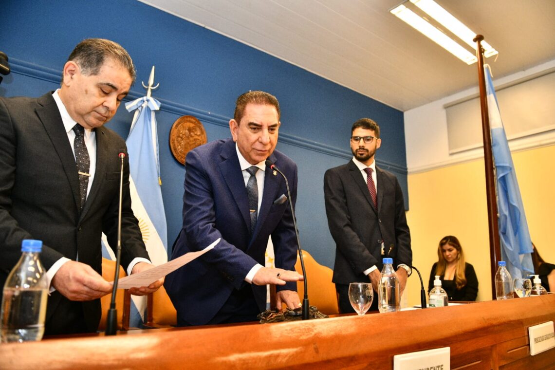 Jofré prestó juramento ante el HCD y asumió un nuevo mandato como intendente de la ciudad