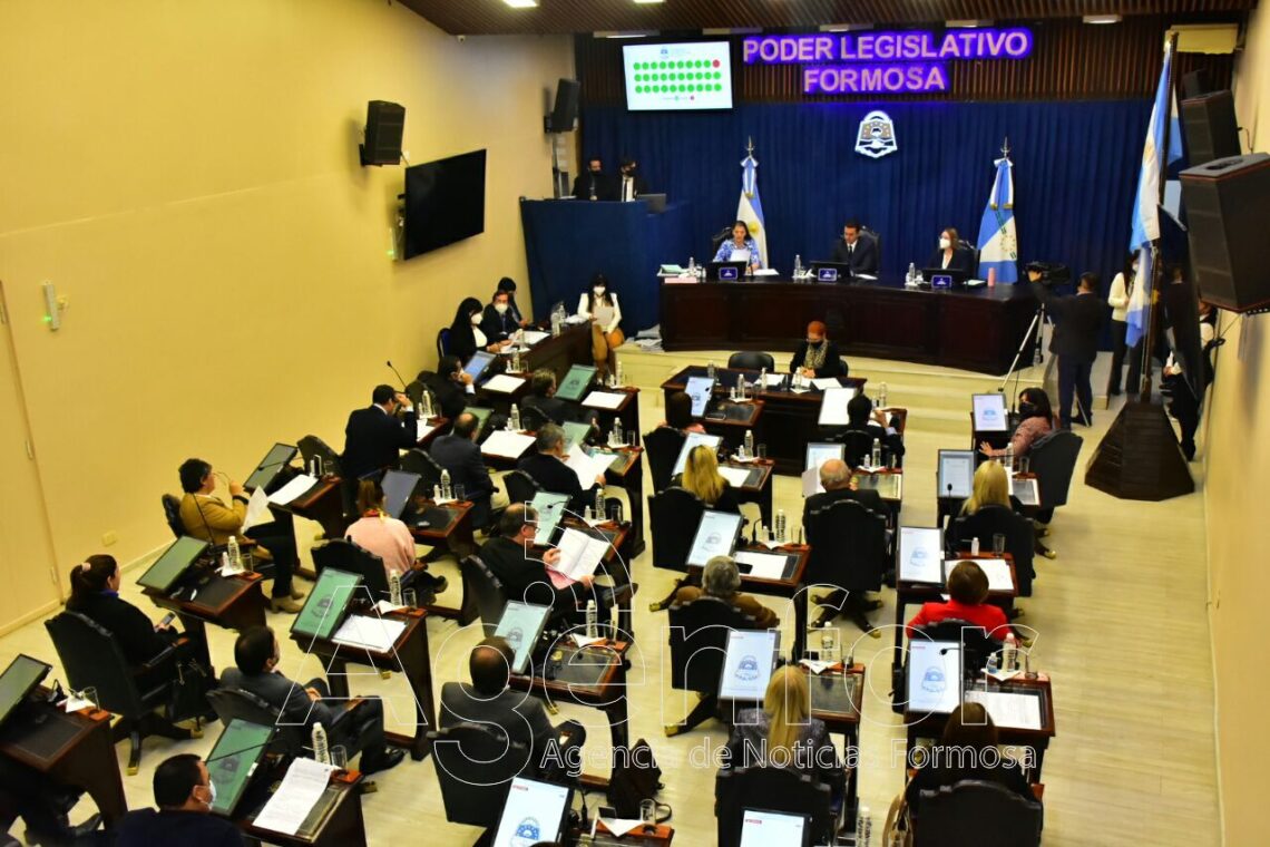 Habilitaron acreditación a periodistas para cubrir sesión especial en la Legislatura
