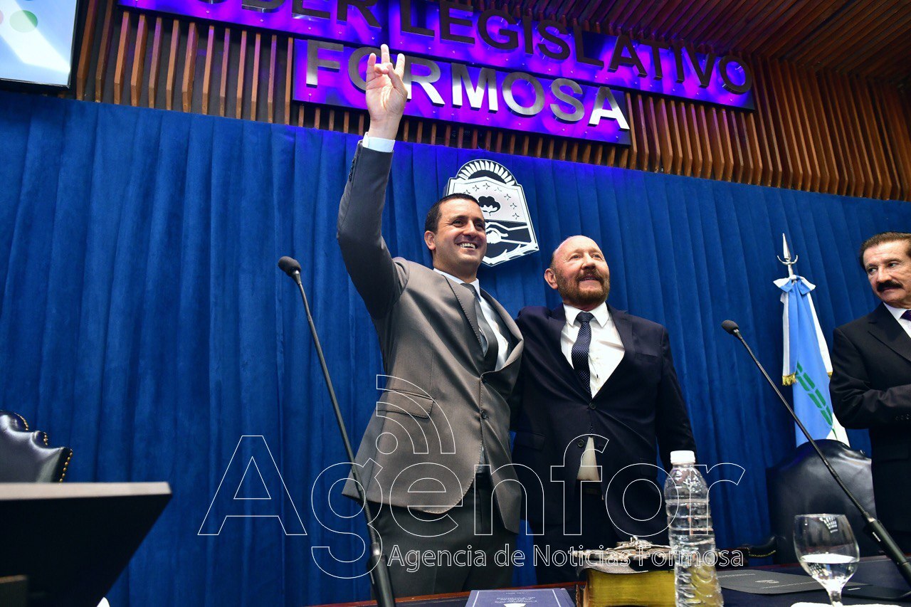 Gildo Insfrán y Eber Solís prestaron juramento de ley ante la Legislatura