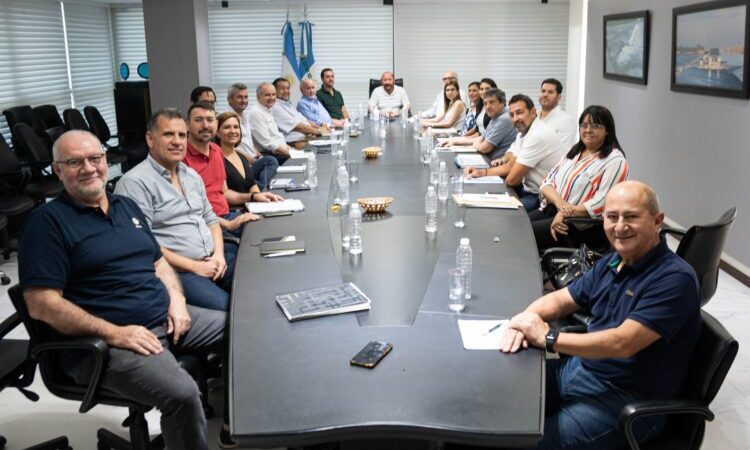 Gildo Insfrán encabezó reunión del Gabinete provincial