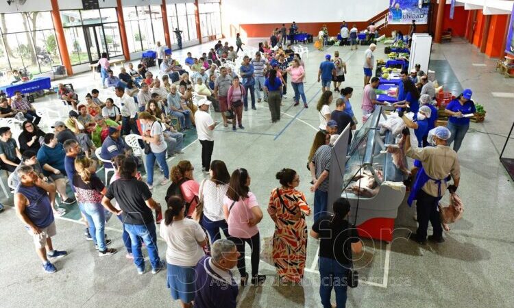 La comercialización de chivitos resultó muy exitosa en la feria extraordinaria del IPAIPPA