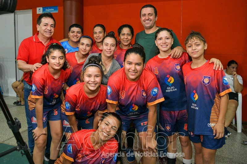 Eber Solís participó del primer encuentro de Futsal Femenino del año