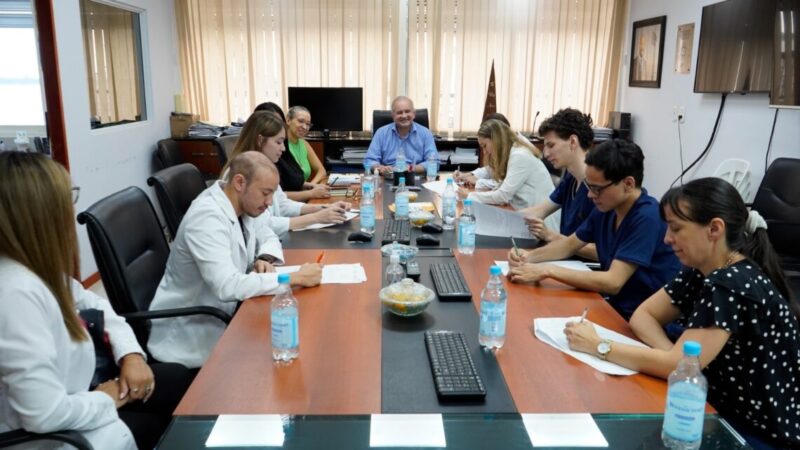 El ministro Gómez informó que se incorporaron 11 nuevos médicos al sistema público de salud