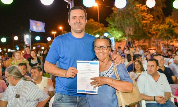 Solís entregó certificados a 600 egresados de las Capacitaciones Comunitarias Formosa
