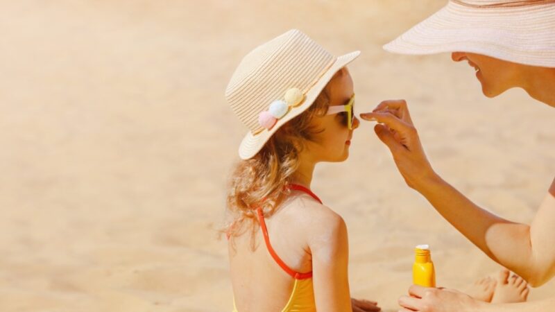 Dieron recomendaciones para protegerse de los rayos solares y cuidar la piel en verano