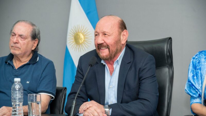 Insfrán anunció un aumento del 25% en los haberes y asignaciones familiares del sector público provincial