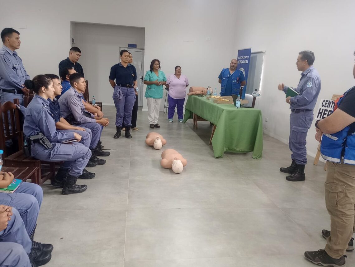 Para complementar se brindaron conocimientos para la asistencia de personas que sufren trastornos de la vía aérea.