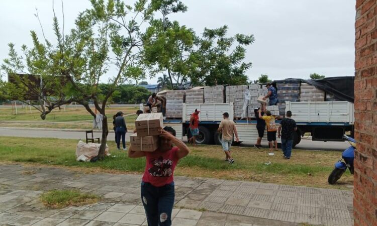 El Gobierno de Formosa inició la distribución de más de 200 mil kits escolares en toda la provincia