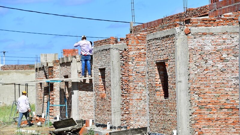 La construcción, en estado de emergencia: Peligran los puestos de trabajo de cerca de 200 mil obreros