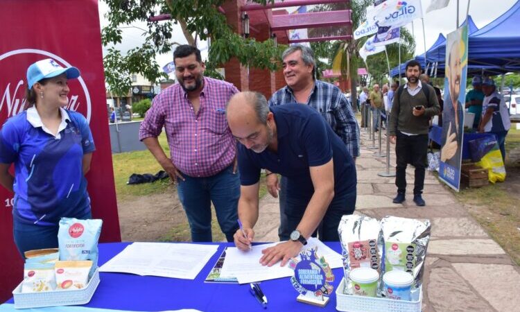 Rubricaron convenio entre Soberanía Alimentaria Formoseña y la planta Nutrifor