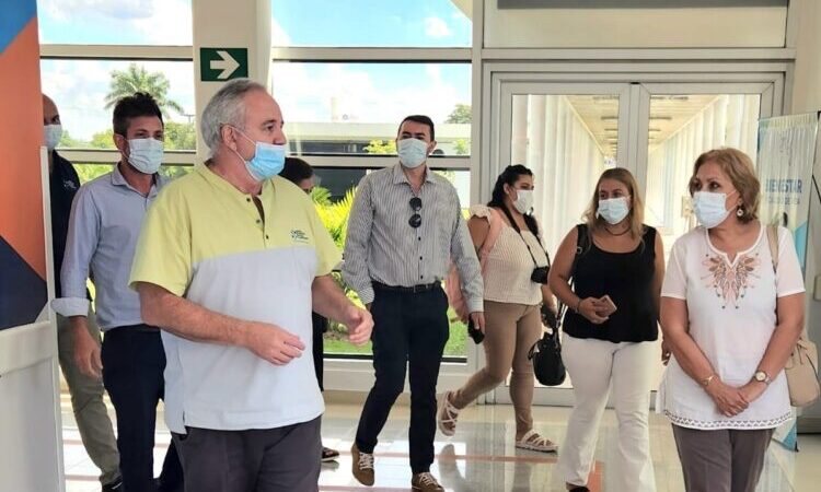 El secretario de Ciencia y Tecnología de la provincia visitó el CMNR