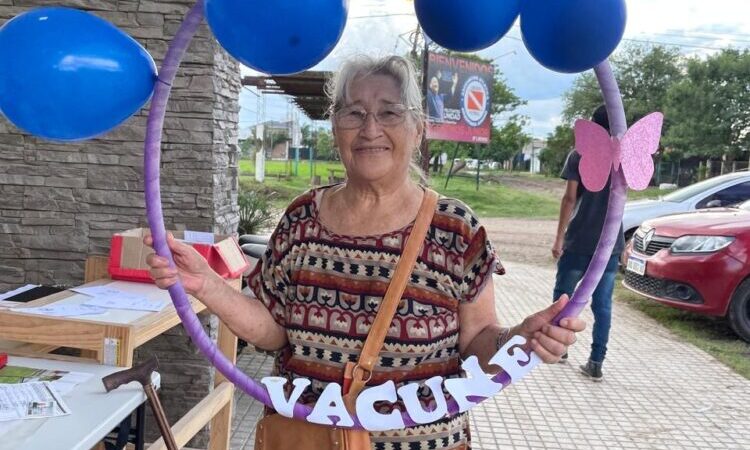 Centros de salud y hospitales de la provincia llevan adelante la Semana de Vacunación en Las Américas 2024