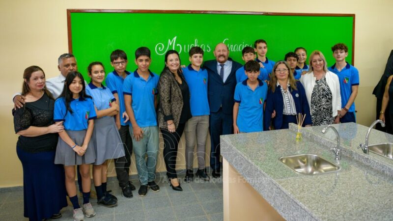 Heizenreder celebró la entrega de un nuevo edificio educativo por el Gobierno de Formosa