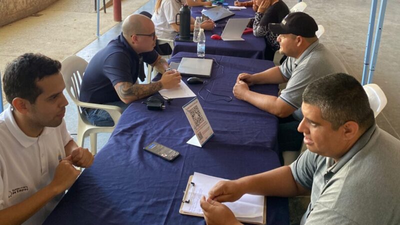 Pirané recibió al CAPIE, un espacio de asesoramiento profesional móvil que recorre la provincia