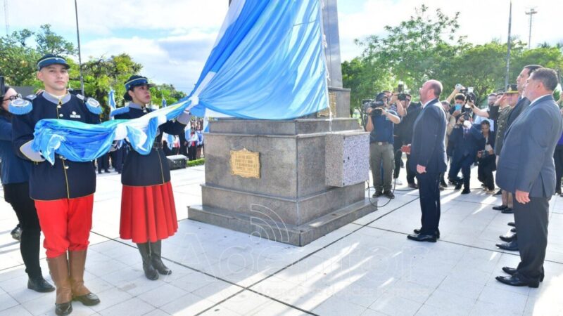 Con el izamiento de pabellones, comenzaron las actividades por el 145° aniversario de Formosa