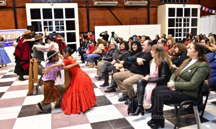 El ciclo cultural “Arte y Río” conmemoró la Revolución de Mayo