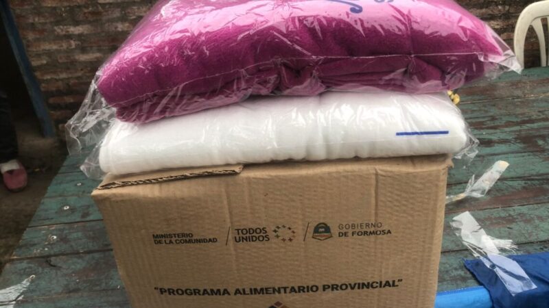 Programa Alimentario Aborigen: Entregaron frazadas y cajas a beneficiarios del barrio Namqom