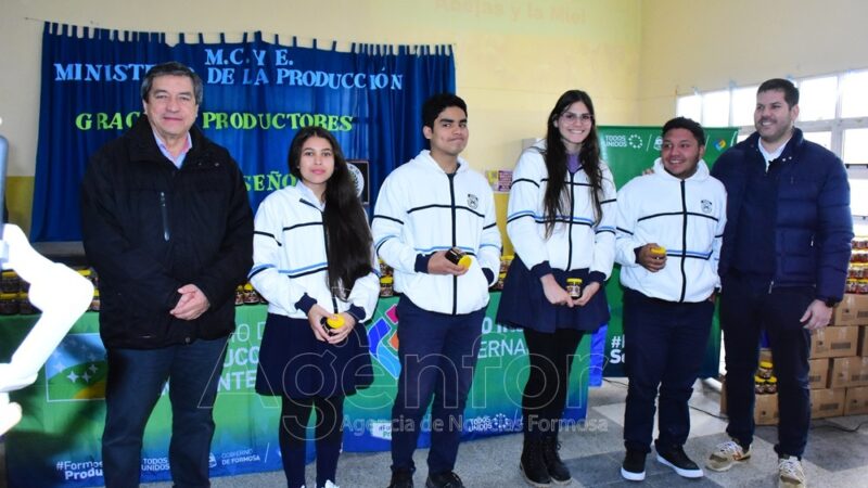 Como cierre de la semana de la miel, se realizaron talleres en diferentes escuelas de la ciudad