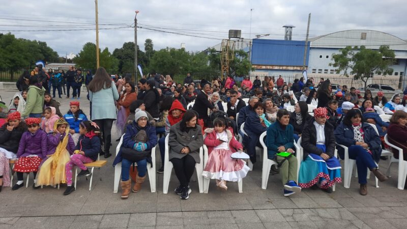 Direcciones del Ministerio de la Comunidad festejaron el Día de la Patria