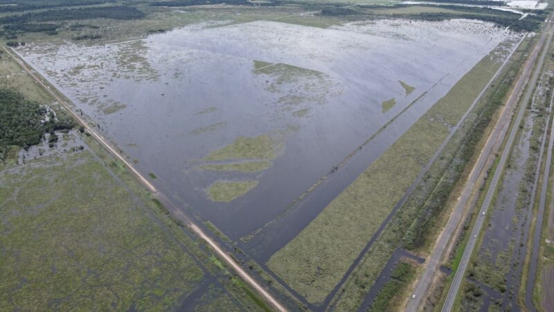 El Gobierno se reunió con productores arroceros para atender anegamiento de caminos por últimas lluvias de 500 milímetros