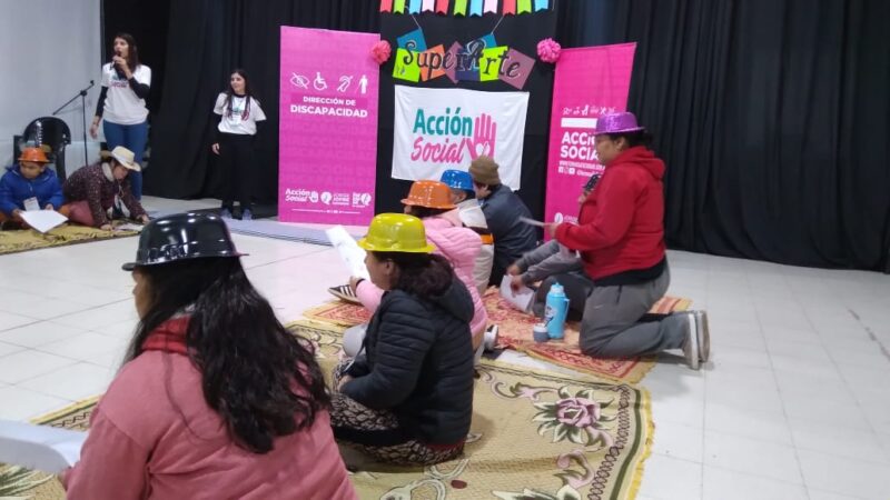 Pacientes del Servicio de Salud Mental están participando de los talleres Superarte