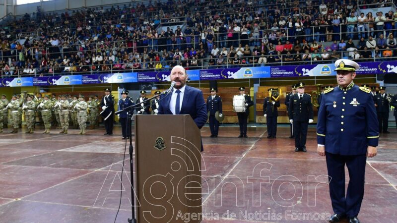 El gobernador Insfrán encabezó los actos por el Día de la Bandera