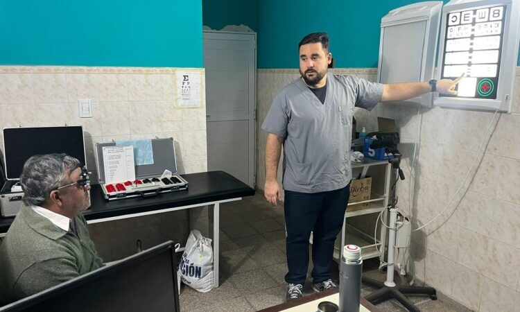 En el interior siguen las atenciones oftalmológicas gratuitas