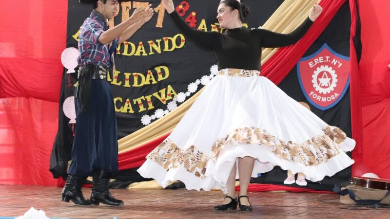 Ministro de Educación asistió al acto conmemorativo por el 84° aniversario de la EPET N° 1