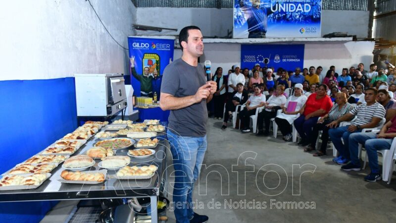 En el Simón Bolívar, Solís acompañó la apertura de una capacitación en panadería
