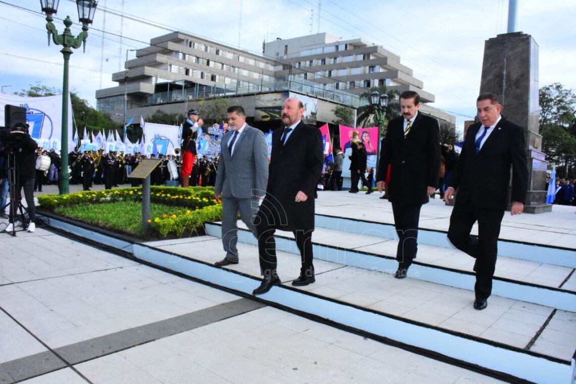 Insfrán encabezó el acto por el 69° aniversario de la Provincialización de Formosa