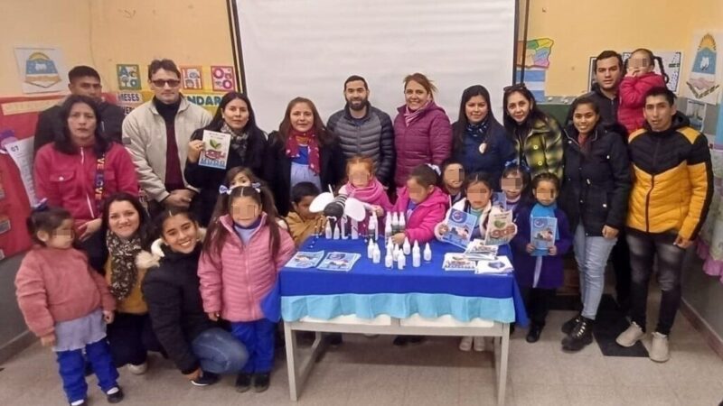 Funcionarios del Ministerio de Desarrollo Humano brindaron una charla sobre dengue para jardineritos de Pozo del Tigre
