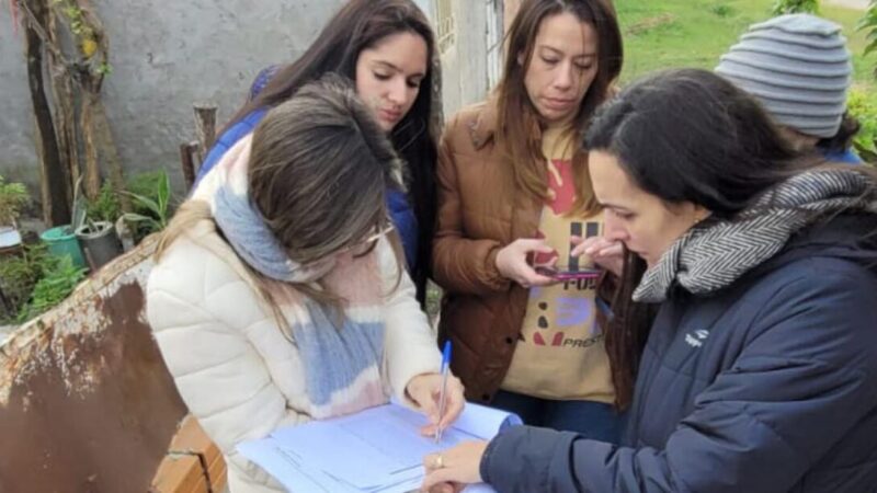 Vecinos de Lisbel Rivira recibieron ayuda para inscribirse al RASE