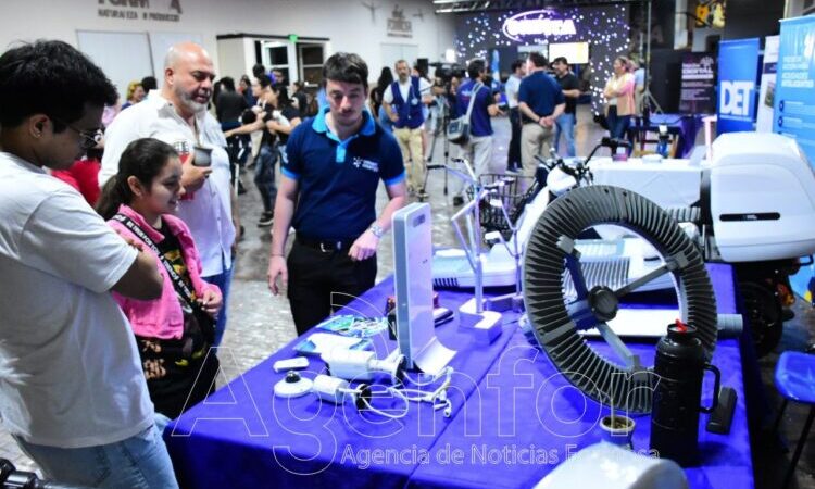 Exitosa edición del Mercado Comunitario de Emprendedores