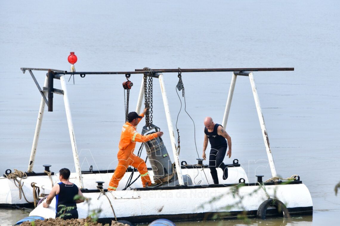 Detallan los trabajos que se realizan ante la bajante del río Paraguay