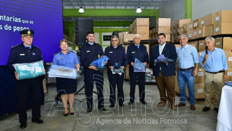 Durante un acto, FONTEX entregó nueva indumentaria a organismos gubernamentales
