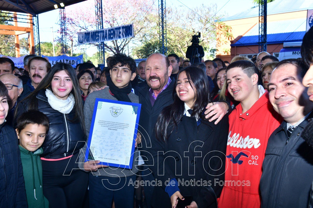 “Con amor y compromiso vamos a trabajar para modificar esta situación”, afirmó el Gobernador