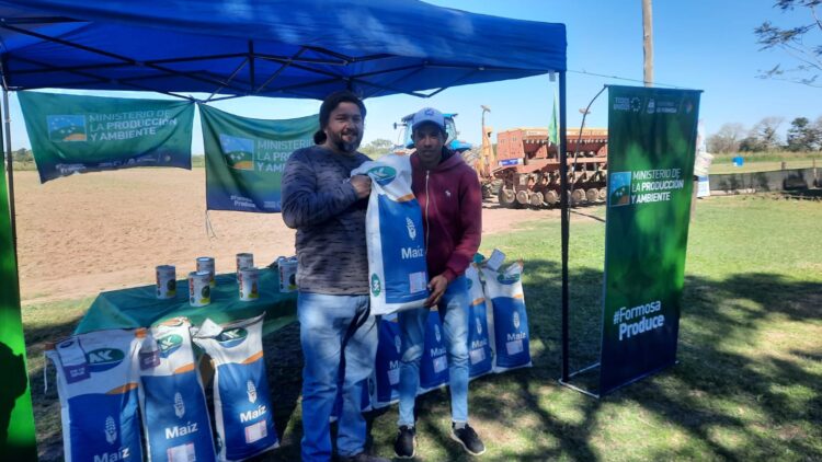 Más de 100 productores de la región norte recibieron semillas de maíz y cucurbitáceas